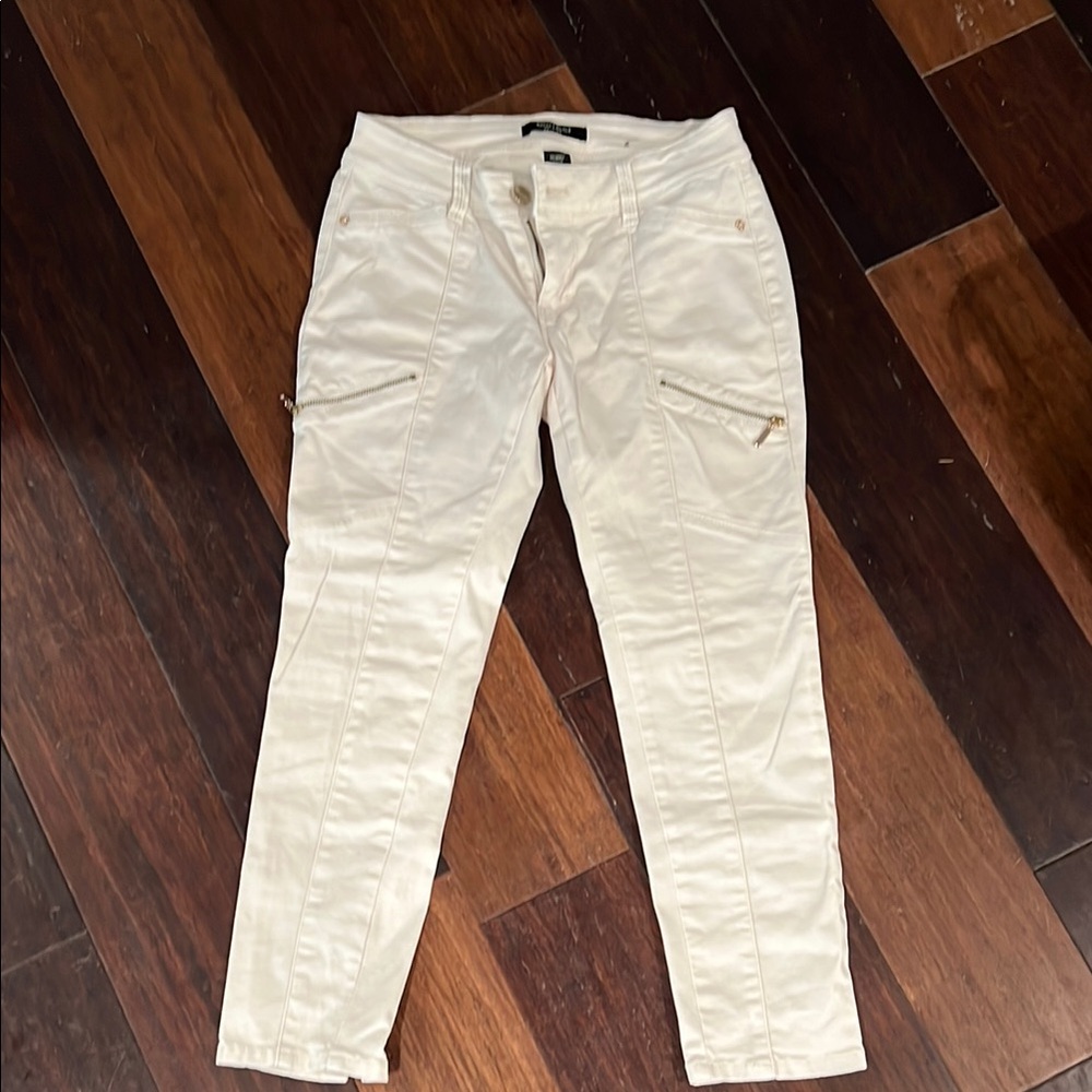 White House Black Market Cream Skinny Crop Pants